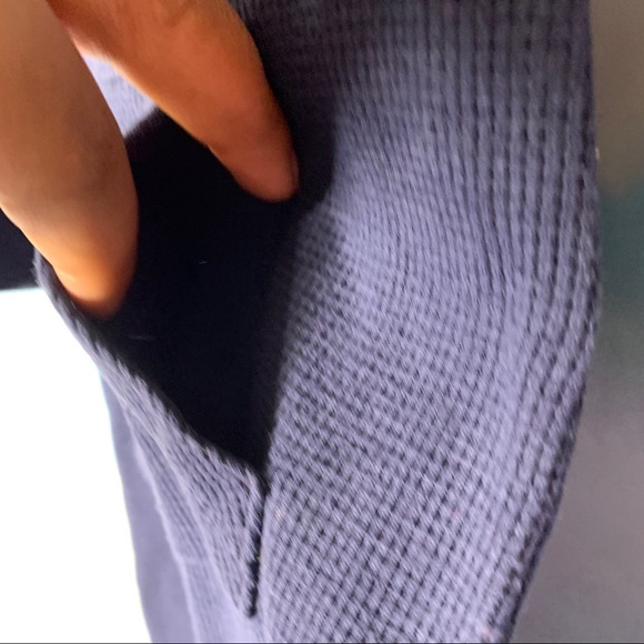 Levi’s- Navy Blue Long Sleeve Onesie size 18M - Picture 5 of 13